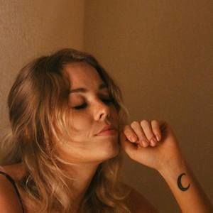 Meet your Posher, Gillian 🦋